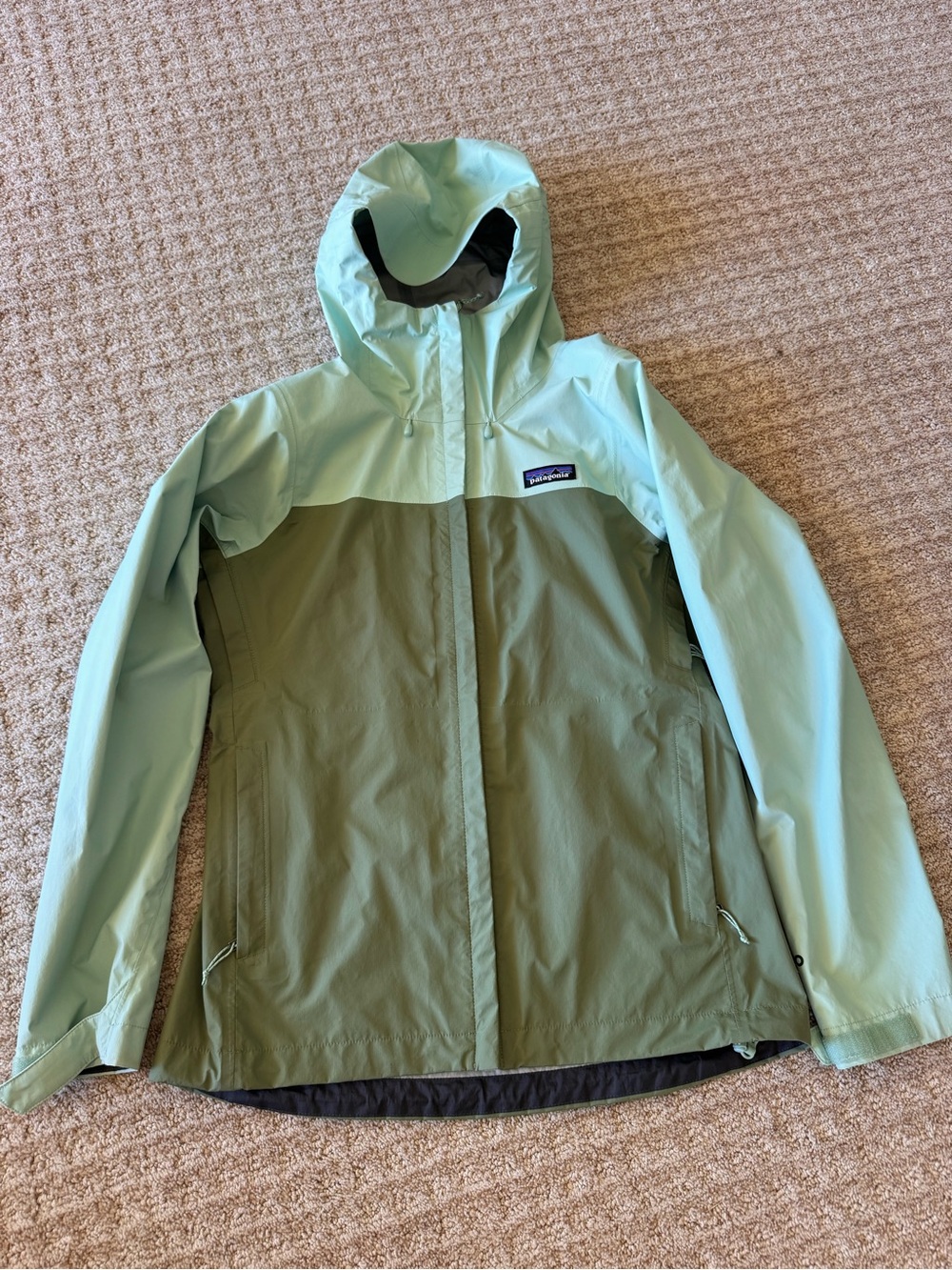 Patagonia Women's Torrentshell 3L Rain Jacket in a color-blocked design size XS